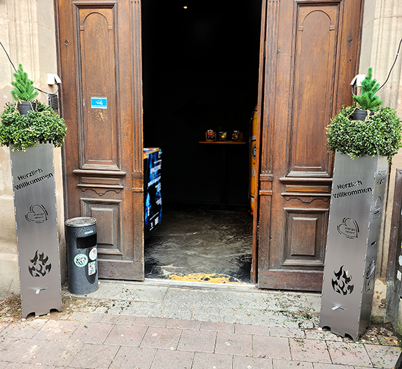 Personalisierte Feuerkörbe mit Logo Personalisierte Feuerkörbe für Burger Heart in Fürth